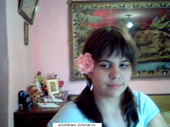 Hello! - Buna!Ma numesc Ionela, am 13 ani, am parul - Bine ati venit!
